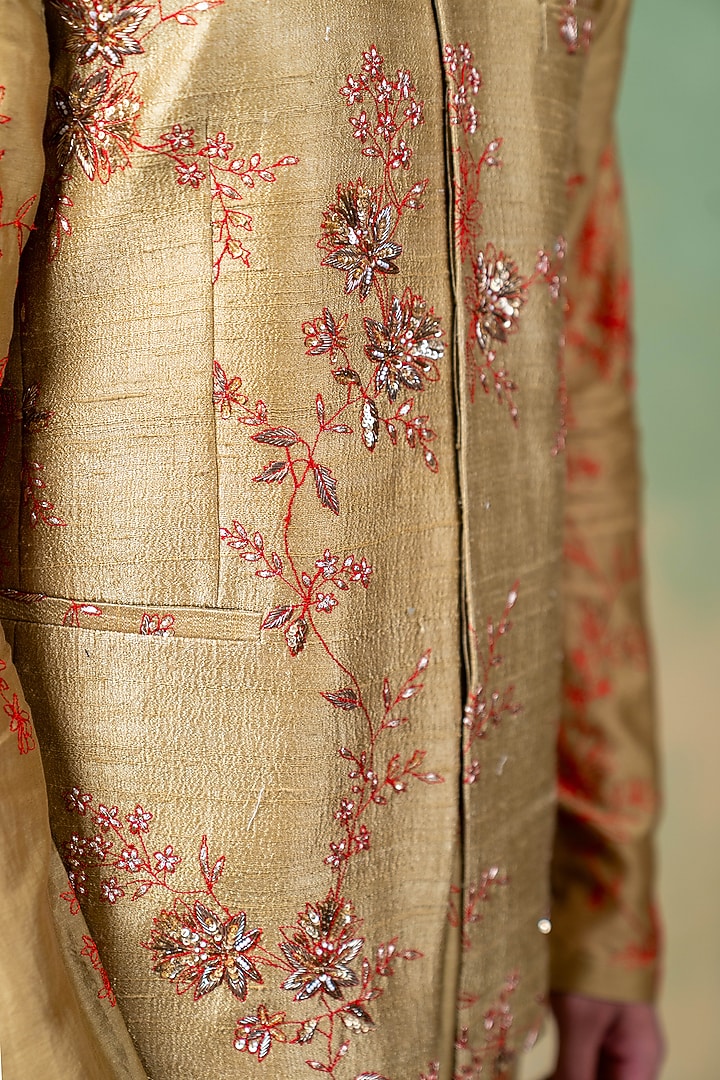 Green Raw Silk Thread Embroidered Bundi Jacket Set by AYUSH JAIN at Pernia's Pop Up Shop