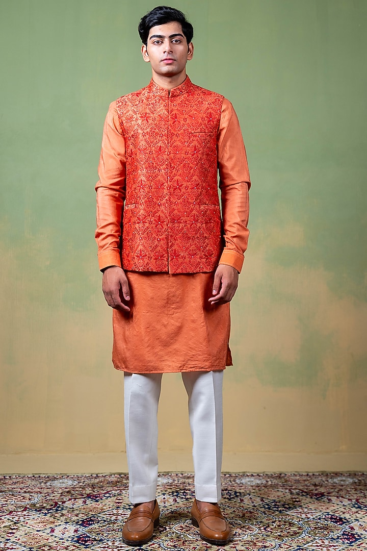 Scarlet Red Raw Silk Tonal Embroidered Bundi Jacket Set by AYUSH JAIN at Pernia's Pop Up Shop