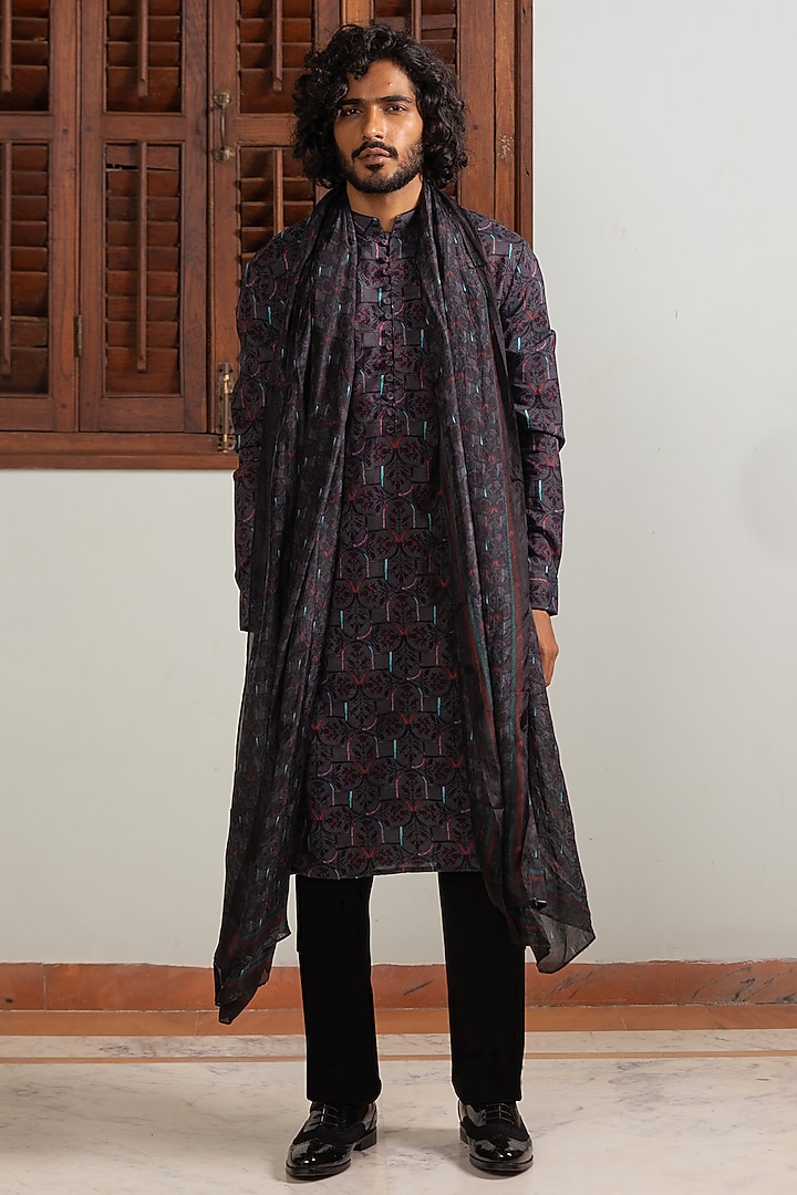 Black Cotton Silk Digital Printed Kurta With Stole by AYUSH JAIN at Pernia's Pop Up Shop