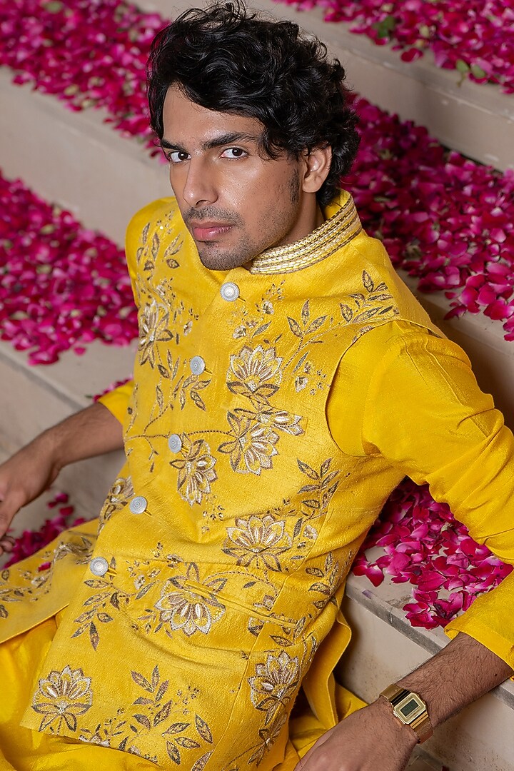 Yellow Silk Hand Embellished Bundi Jacket by AYUSH JAIN at Pernia's Pop Up Shop