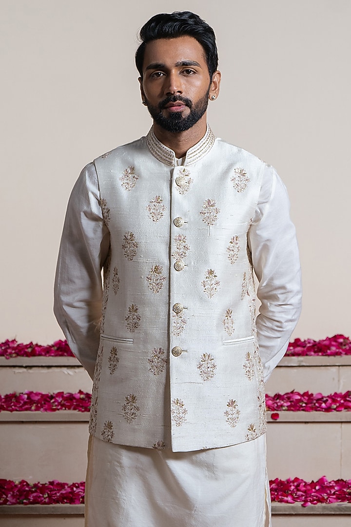 Ivory Silk Jaal Embroidered Bundi Jacket by AYUSH JAIN at Pernia's Pop Up Shop