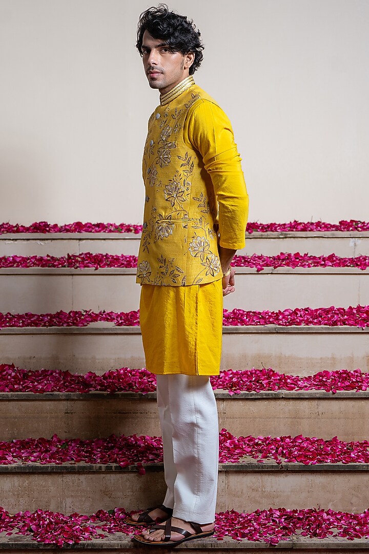 Yellow Silk Hand Embellished Bundi Jacket With Kurta by AYUSH JAIN at Pernia's Pop Up Shop