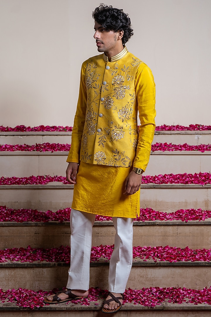Yellow Silk Hand Embellished Bundi Jacket With Kurta by AYUSH JAIN at Pernia's Pop Up Shop
