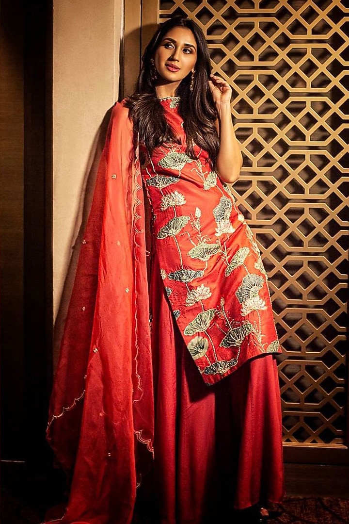 Red Printed Tunic Set by Aayushi Maniar at Pernia's Pop Up Shop