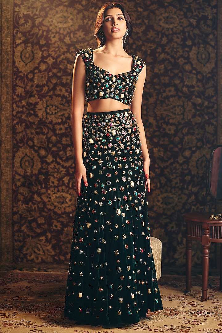 Emerald Green Velvet Hand Embroidered Bridal Lehenga Set by Aayushi Maniar at Pernia's Pop Up Shop