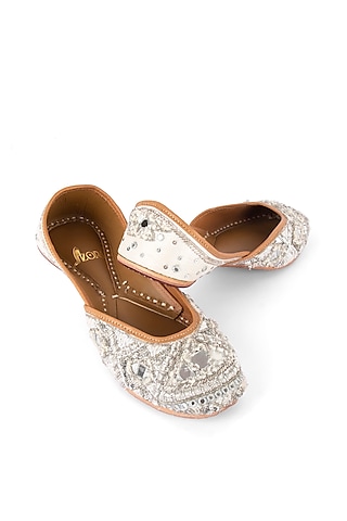 Silver Leather Mirror & Zardosi Embellished Juttis by Azora