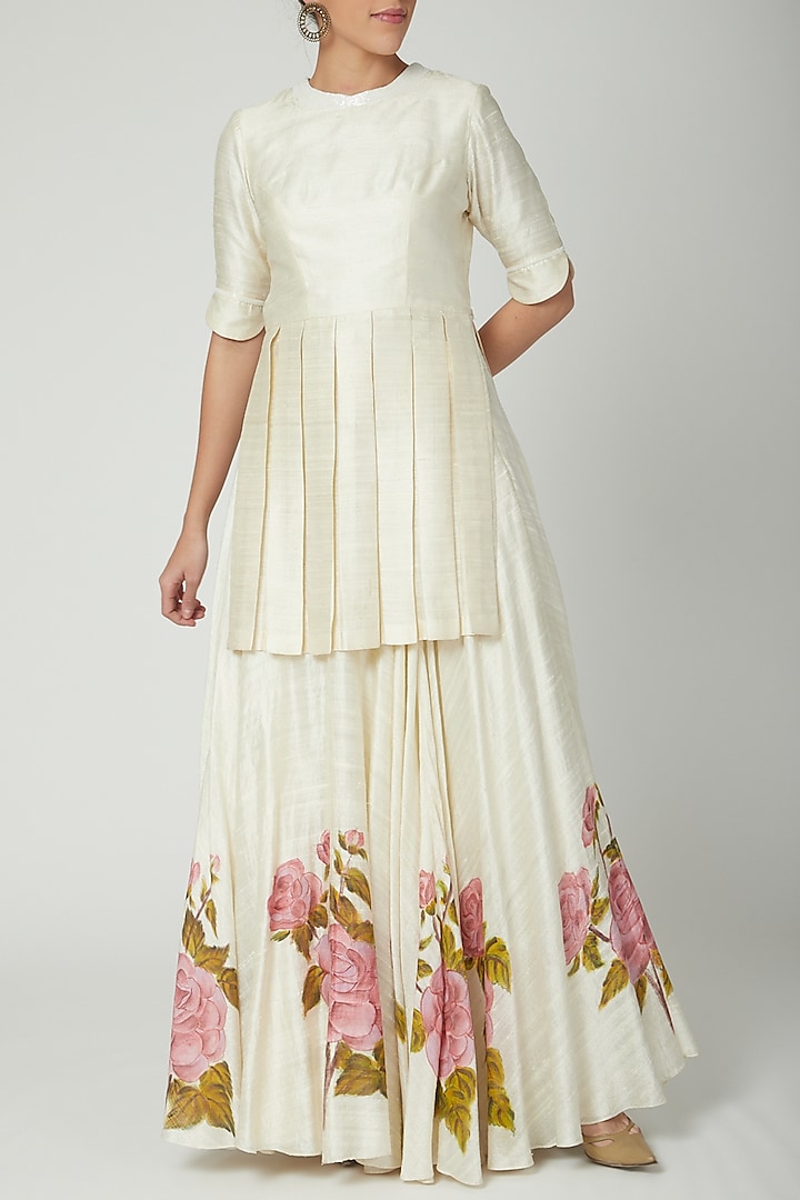Off White Kurta With Printed Skirt by Baavli