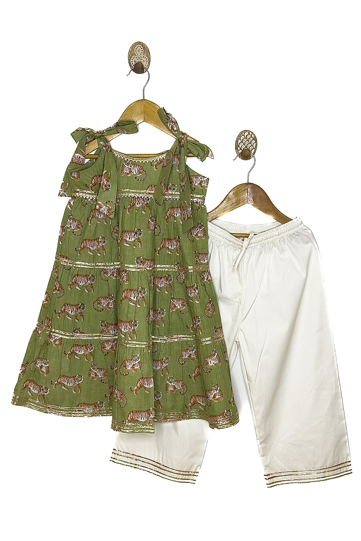 Green Pure Cotton Lace Work Tiered Kurta Set For Girls by Baby Wagon at Pernia's Pop Up Shop