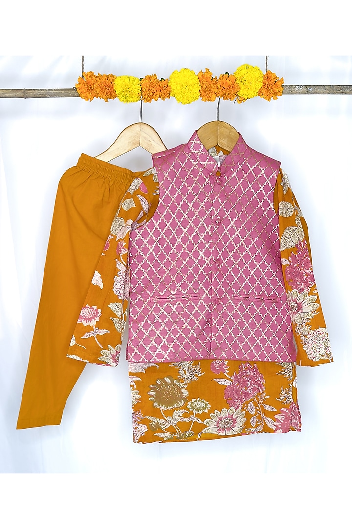 Pink Cotton Chanderi Bundi Jacket Set For Boys by Baby Wagon