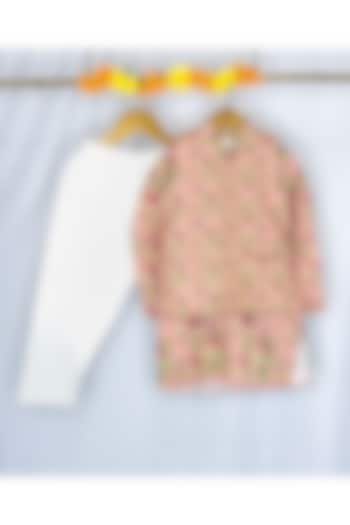 Peach Cotton Floral Printed Bundi Jacket Set For Boys by Baby Wagon