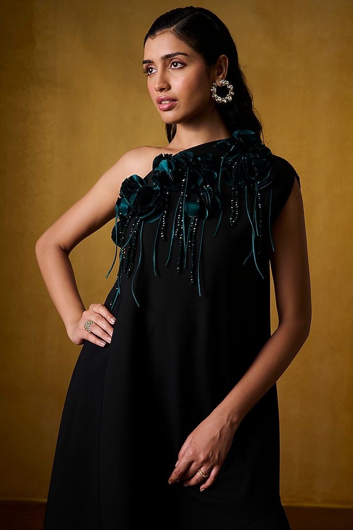 Black Banana Crepe Embellished Kaftan Set by Bairagi Designs at Pernia's Pop Up Shop