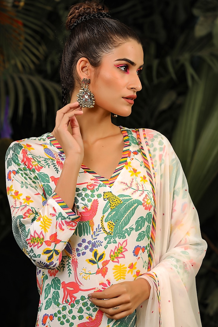 White Modal Satin Kurta Set by Baise Gaba at Pernia's Pop Up Shop