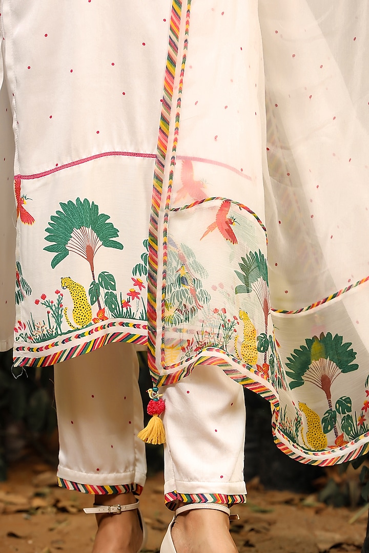 Ivory Modal Satin Kurta Set by Baise Gaba at Pernia's Pop Up Shop