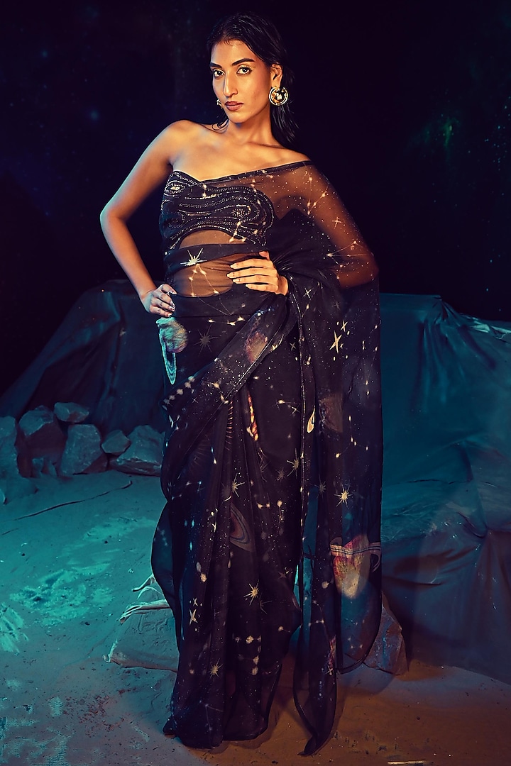 Black Silk Organza Printed Saree Set by Baise Gaba at Pernia's Pop Up Shop