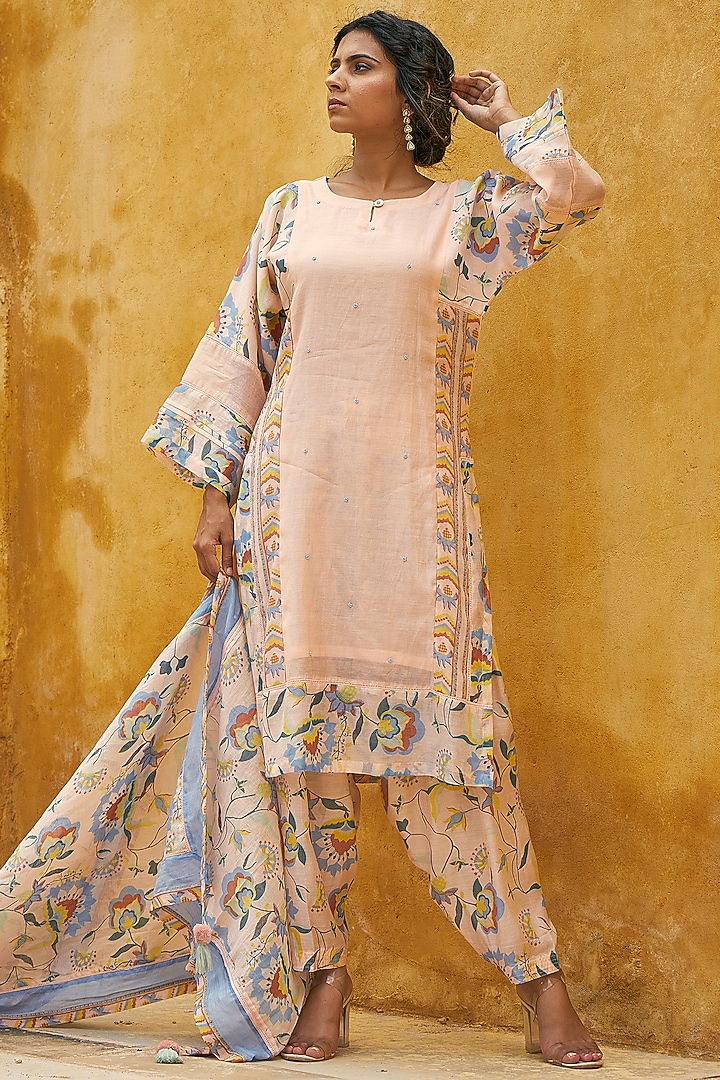 Blush Peach Chanderi Paneled Kurta Set by Baise Gaba at Pernia's Pop Up Shop