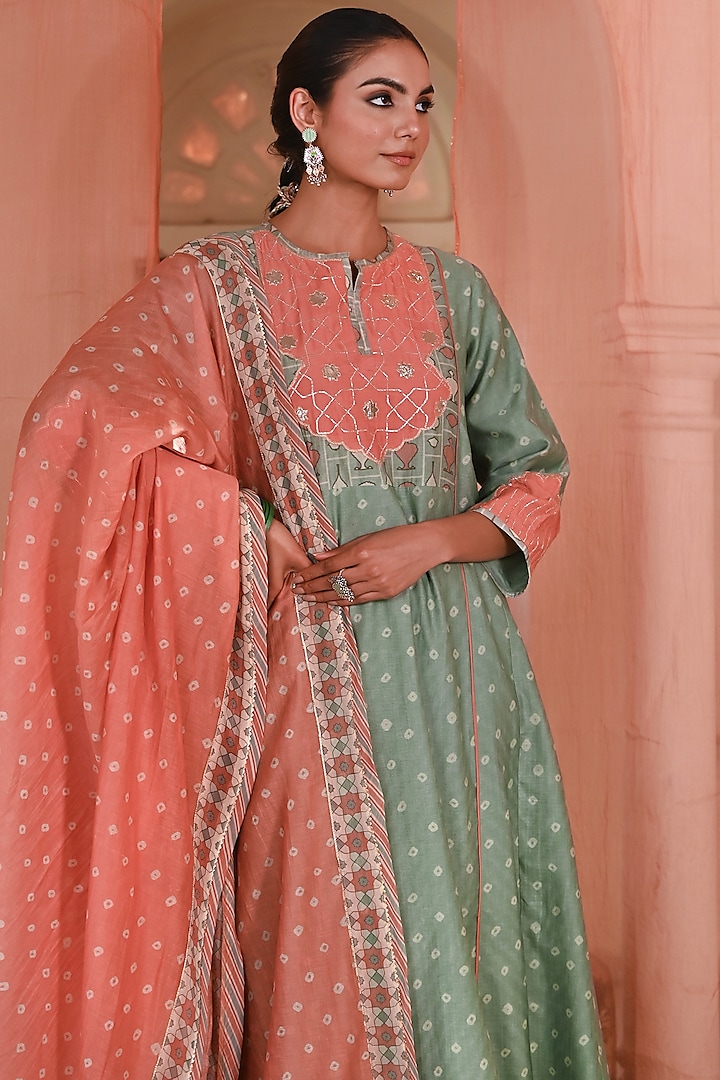 Green Chanderi Patchwork & Floral Embellished Kurta Set by Baise Gaba at Pernia's Pop Up Shop