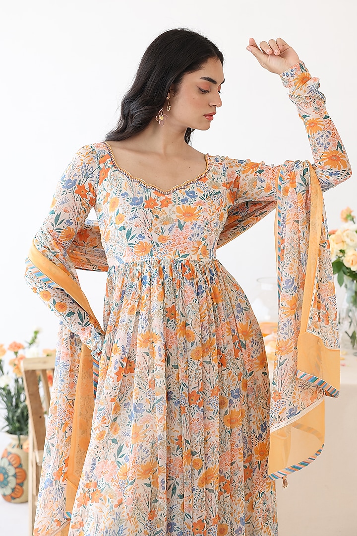 Off-White Chiffon Floral Printed Dupatta by Baise Gaba at Pernia's Pop Up Shop