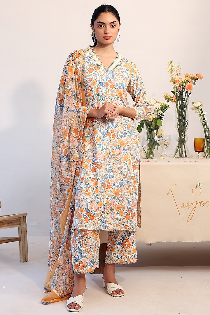 Off-White Rayon Moss Floral Printed Straight Kurta Set by Baise Gaba at Pernia's Pop Up Shop