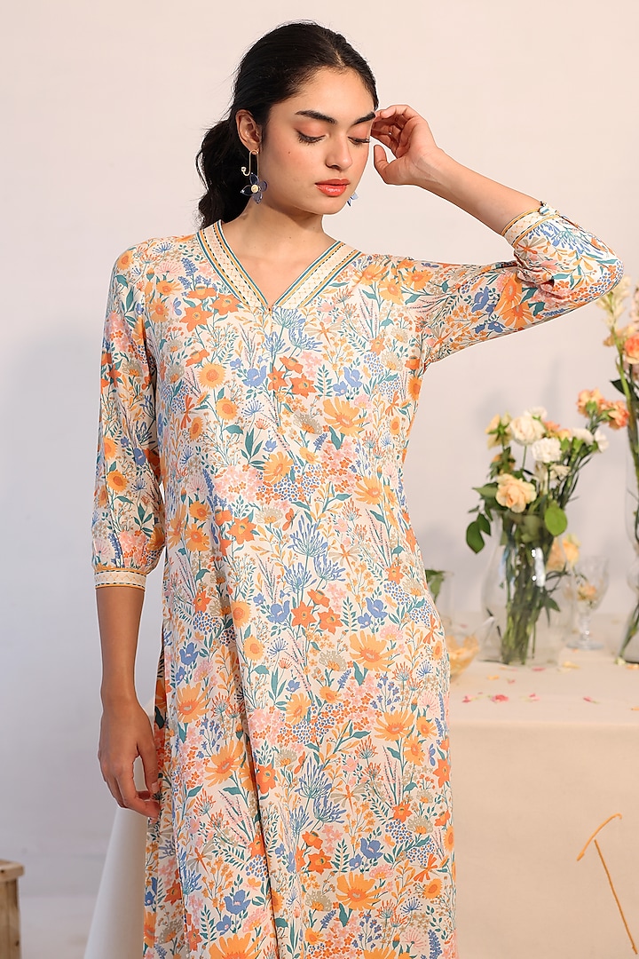 Off-White Rayon Moss Floral Printed Straight Kurta Set by Baise Gaba at Pernia's Pop Up Shop