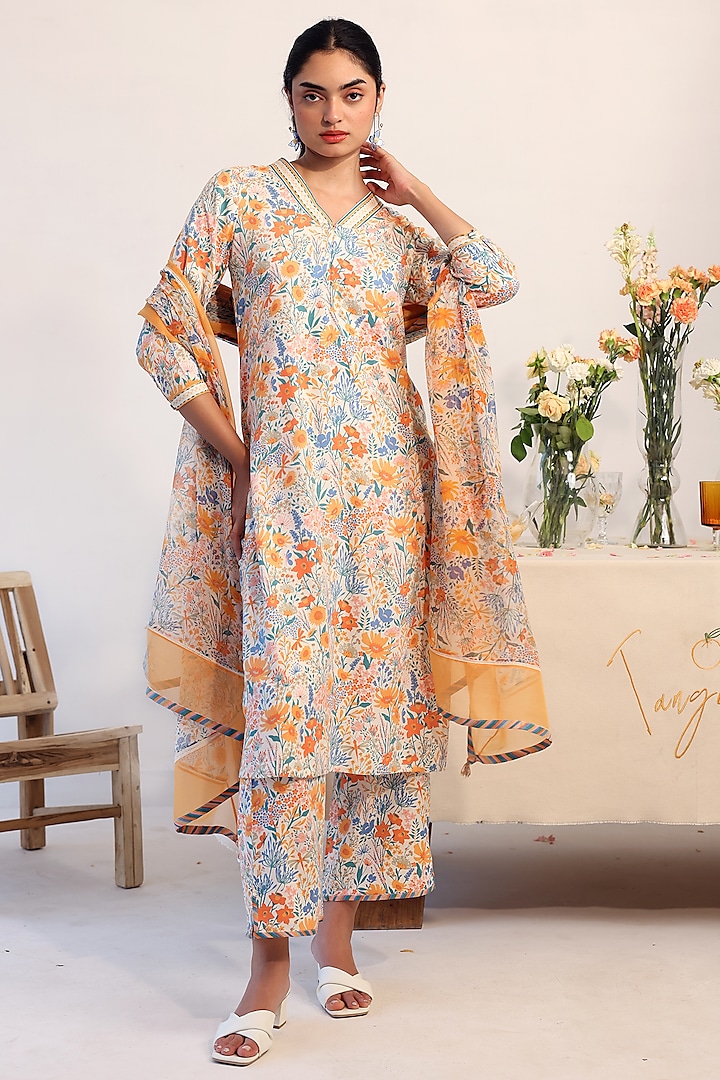 Off-White Rayon Moss Floral Printed Straight Kurta Set by Baise Gaba at Pernia's Pop Up Shop