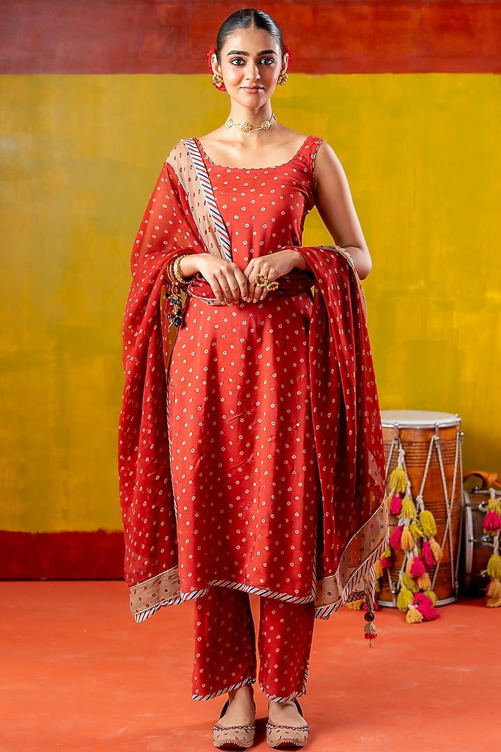 Red Muslin Kurta Set by Baise Gaba at Pernia's Pop Up Shop