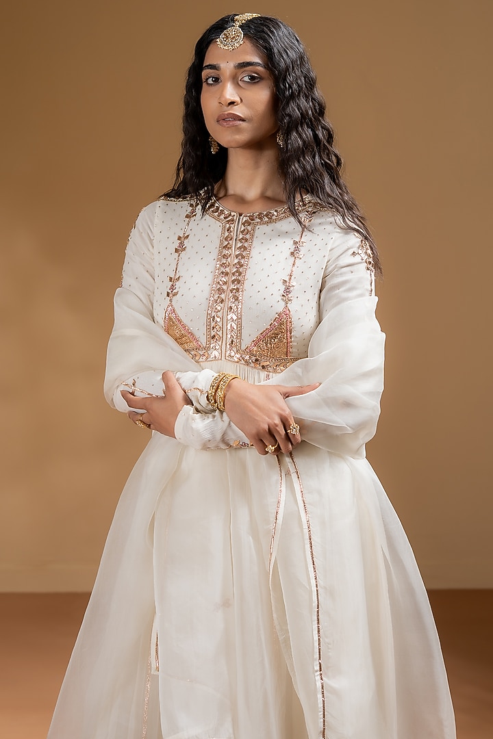 Off-White Chanderi Gota Work Party Wear Anarkali Set by Baise Gaba at Pernia's Pop Up Shop