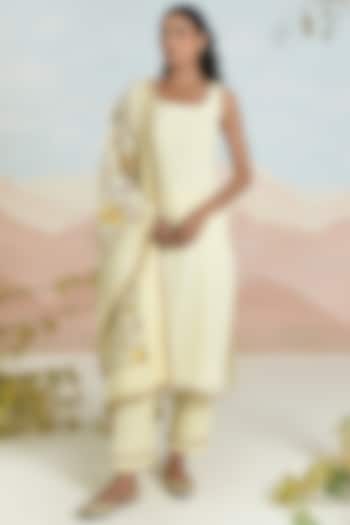 Beige Soft Cotton Floral Embroidered Kurta Set by Baise Gaba at Pernia's Pop Up Shop