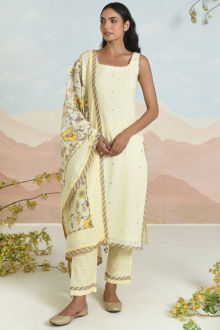 Beige Soft Cotton Floral Embroidered Kurta Set by Baise Gaba at Pernia's Pop Up Shop