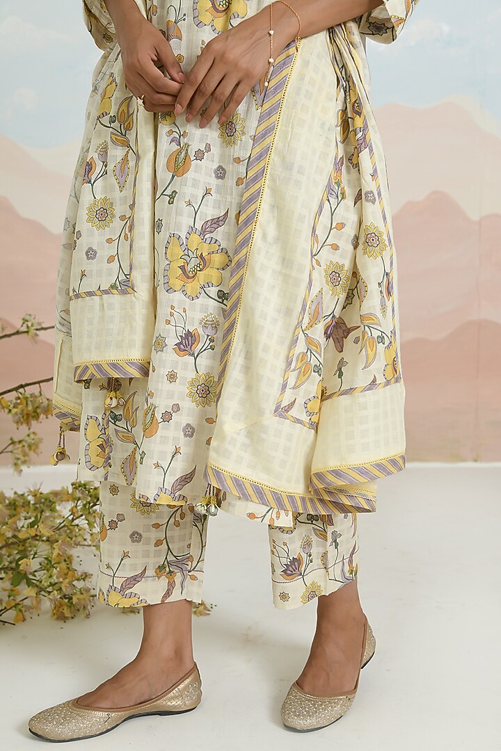 Beige Cotton Floral Printed Kurta Set by Baise Gaba at Pernia's Pop Up Shop