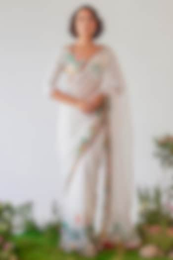 White Chiffon Saree Set by Baise Gaba at Pernia's Pop Up Shop