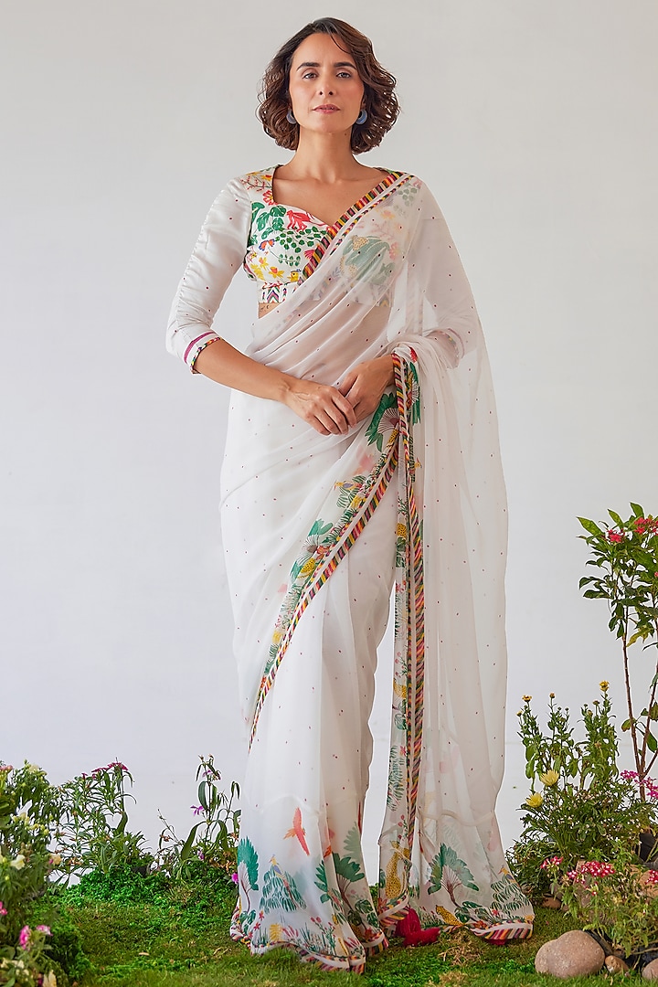 White Chiffon Saree Set by Baise Gaba at Pernia's Pop Up Shop