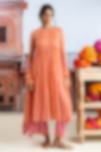 Fuchsia Pink Chiffon Leheriya Printed Kurta Set by Baise Gaba at Pernia's Pop Up Shop