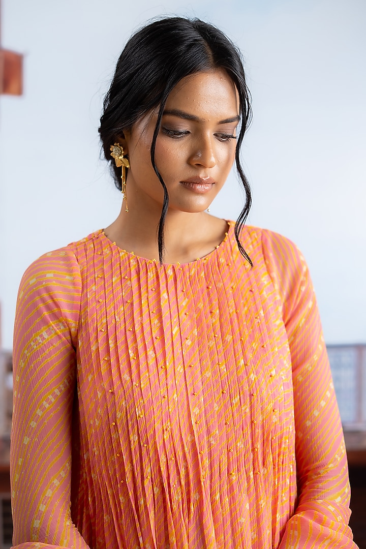 Fuchsia Pink Chiffon Leheriya Printed Kurta Set by Baise Gaba at Pernia's Pop Up Shop