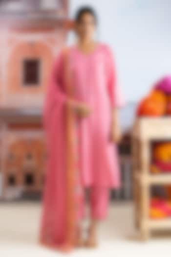 Fuchsia Pink Muslin Kurta Set by Baise Gaba at Pernia's Pop Up Shop