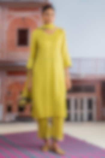 Lime Yellow Muslin Kurta Set by Baise Gaba at Pernia's Pop Up Shop