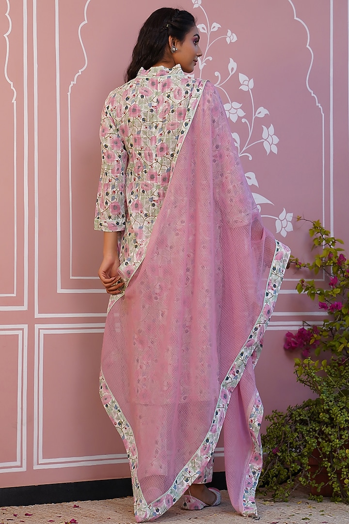 Pink & White Printed Kurta Set by Baise Gaba at Pernia's Pop Up Shop