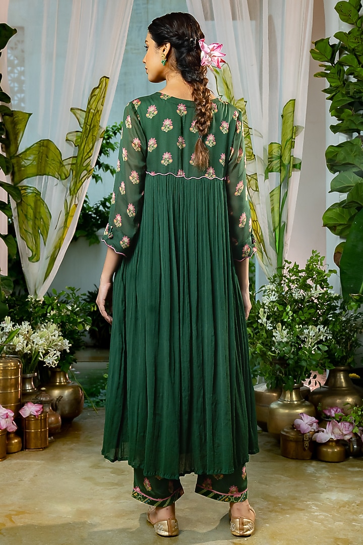 Green Georgette Boota Printed Kurta Set by Baise Gaba at Pernia's Pop Up Shop