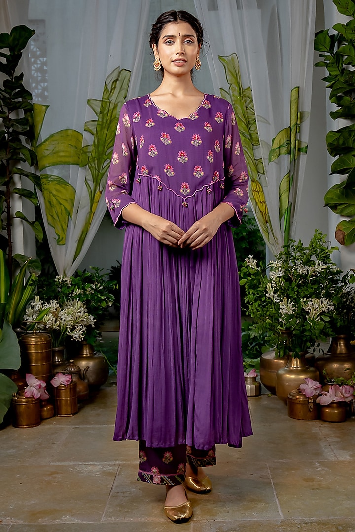 Purple Georgette Boota Printed Kurta Set by Baise Gaba at Pernia's Pop Up Shop