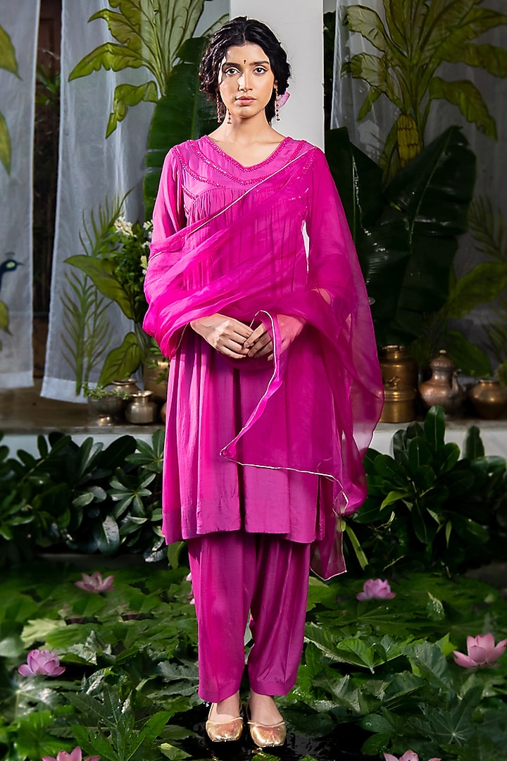 Pink Crepe Kurta Set by Baise Gaba