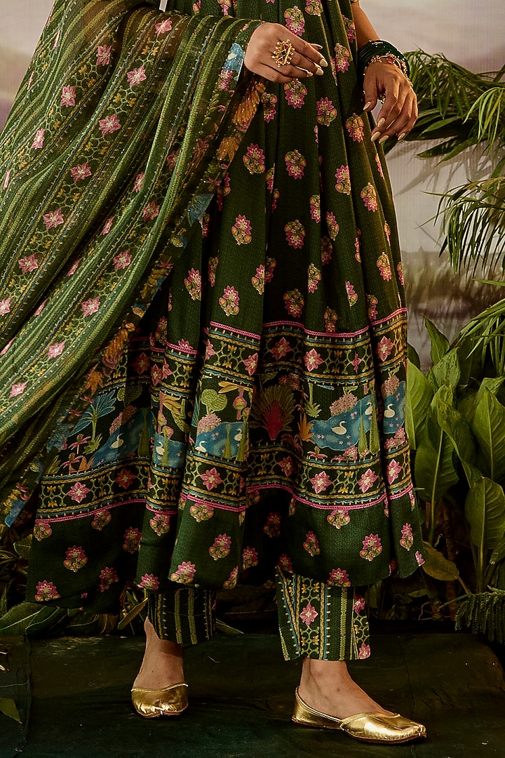 Green Lurex Chiffon Printed Dupatta by Baise Gaba at Pernia's Pop Up Shop
