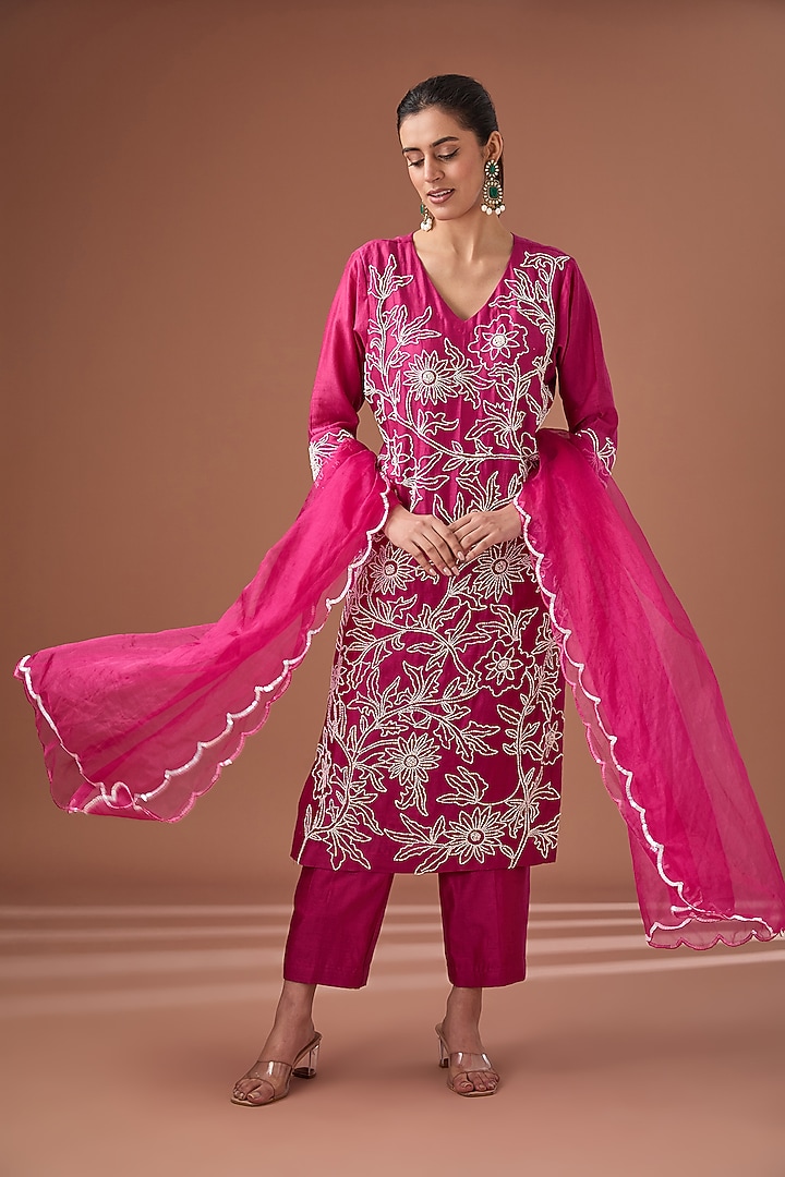 Onion Pink Chanderi Pearl & Bead Embroidered Straight Kurta Set by Baidehi at Pernia's Pop Up Shop