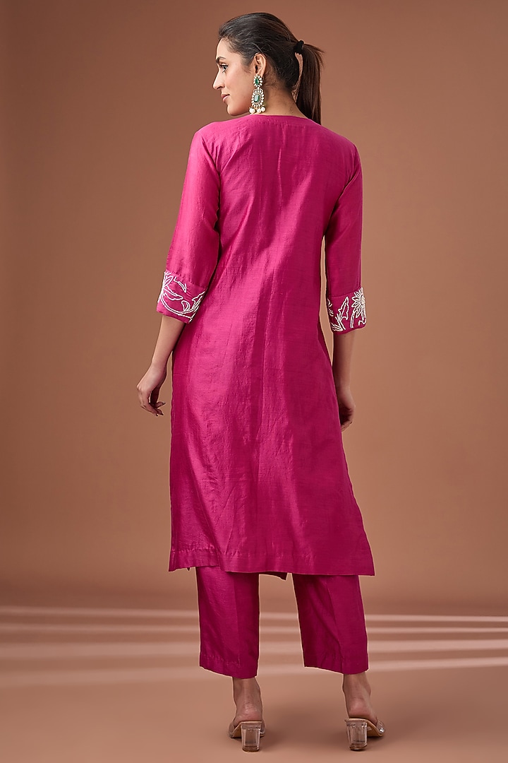 Onion Pink Chanderi Pearl & Bead Embroidered Straight Kurta Set by Baidehi at Pernia's Pop Up Shop
