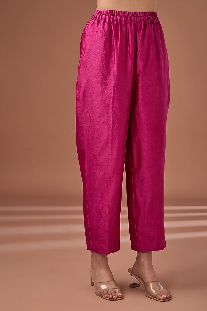 Onion Pink Chanderi Pearl & Bead Embroidered Straight Kurta Set by Baidehi at Pernia's Pop Up Shop