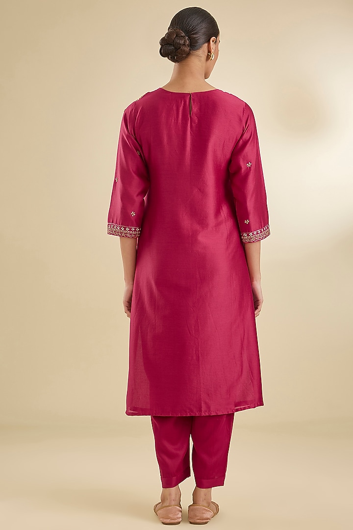 Maroon Chanderi Silk Pearl & Zari Embroidered Kurta Set by Baidehi at Pernia's Pop Up Shop