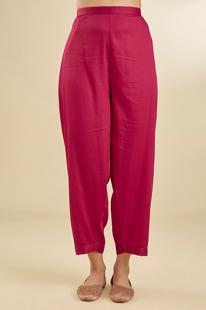 Maroon Chanderi Silk Pearl & Zari Embroidered Kurta Set by Baidehi at Pernia's Pop Up Shop