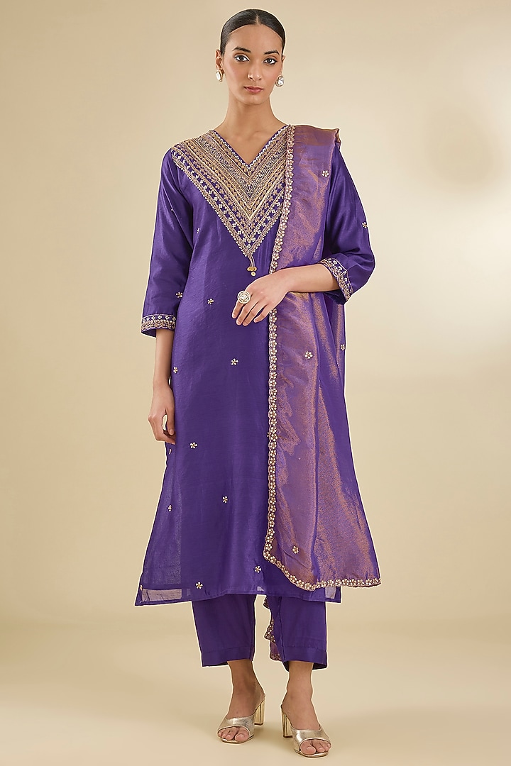 Purple Chanderi Silk Pearl & Zari Embroidered Kurta Set by Baidehi at Pernia's Pop Up Shop