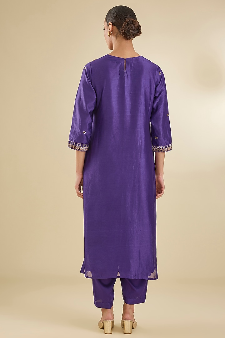 Purple Chanderi Silk Pearl & Zari Embroidered Kurta Set by Baidehi at Pernia's Pop Up Shop