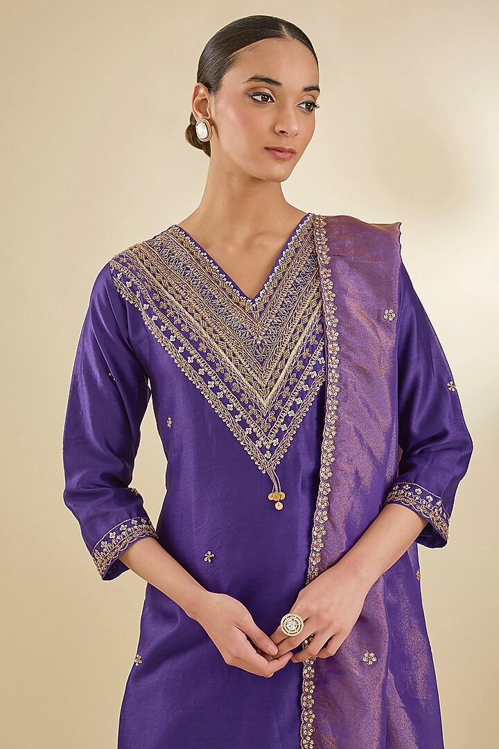 Purple Chanderi Silk Pearl & Zari Embroidered Kurta Set by Baidehi at Pernia's Pop Up Shop