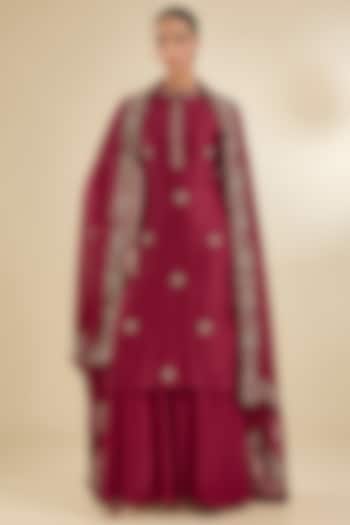 Maroon Chanderi Silk Pearl & Zari Embroidered Kurta Set by Baidehi at Pernia's Pop Up Shop