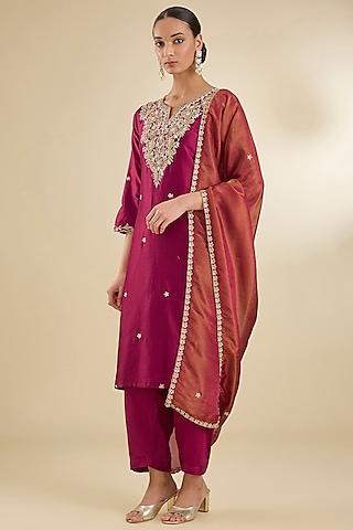 Maroon Chanderi Silk Dabka & Zari Embroidered Kurta Set by Baidehi